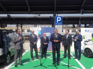 Stacja ładowania pojazdów elektrycznych została otwarta na parkingu przy dworcu Bydgoszcz Główna