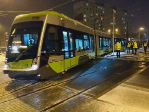 Olsztyńskie Tramino na testach – problem ze śniegiem i peronami