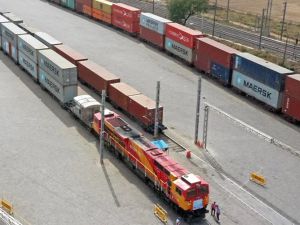 Maersk uruchamia „Automotive Express” - połączenie kolejowe Gurugram - APM Terminals Pipavav Port 