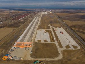 Budowa nowego terminalu East-West Gate (EWG) w Fényeslitke (Węgry) błyskawicznie zbliża się do końca