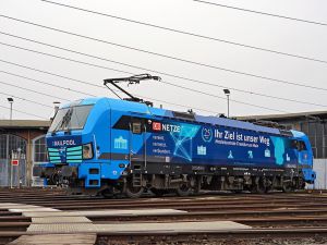 Lokomotywa Railpool w okolicznościowej okleinie DB Netze poświęconej 25-leciu "Netzleitzentrale".