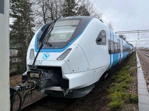 Pierwszy nowy pociąg wyprodukowany przez Alstom dla Västtrafik dotarł do Szwecji