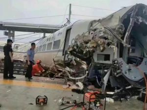 Maszynista pociągu ekspresowego ginie w wypadku kolejowym po osunięciu się ziemi w Chinach