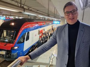 Pierwsza podróż prezydenta Serbii pociągiem Stadlera z prędkością  200 km/h 