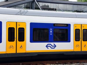 Holandia: pociągi Stadlera bez przetargu niezgodnie z prawem?
