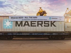Maersk podwaja zdolności przewozowe w cotygodniowych połączeniach oceanicznych z Azji do Europy