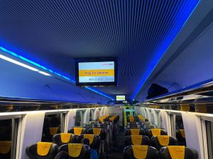 Pierwszy pociąg humanitarny towarowo - osobowy Regiojet z Pragi dotarł do Medyki