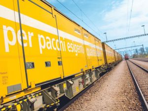 Dzięki nowym połączeniom kolejowym Swiss Post transportuje koleją o 9 milionów paczek więcej