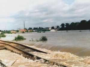 Dwie dekady po powodzi stulecia. Obchody w Kolejach Dolnośląskich