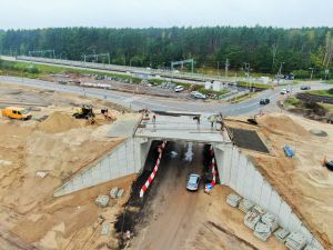 Bezkolizyjne skrzyżowania zwiększają bezpieczeństwo na mazowieckim odcinku Rail Baltica.