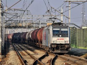 Bariery i czynniki rozwoju transportu towarów koleją 