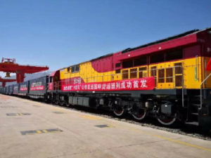 Pierwszy pociąg kontenerowy ruszył multimodalnym korytarzem Chiny-Kirgistan-Uzbekistan
