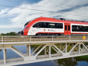 Cztery nowe pociągi dla Wielkopolski. Marszałkowie podpisali umowę wartą ponad 142 mln zł   