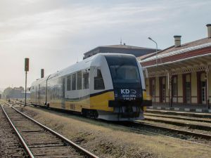 KD uruchamiają weekendowe pociągi do Skalnego Miasta