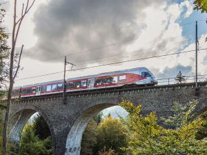 Pierwsza generacja pojazdów FLIRT eksploatowana na liniach Südostbahn od 15 lat będzie odnowiona