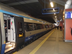 Dodatkowy pociąg EIP z Krakowa do Warszawy na stałe