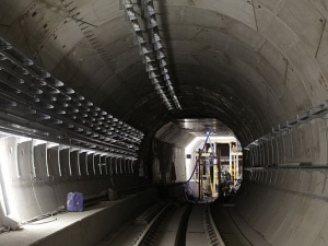 Metro: zabetonowano łącznik pod placem Defilad