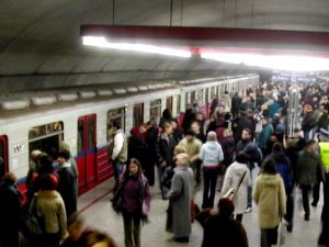 Warszawa: utrudnienia w metrze