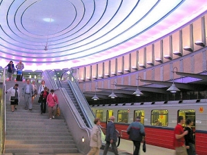 Pasażerowie chwalą warszawskie metro