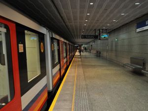 Warszawa: w weekend metro kursuje dłużej