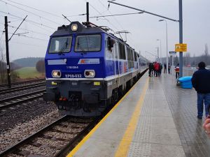 Pierwszy pociąg na nowym przystanku w Opocznie