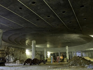 Metro: strop eliptyczny na Rondzie ONZ