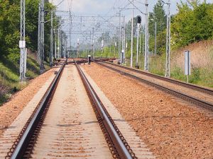 Polska musi przyspieszyć wdrażanie pakietu kolejowego