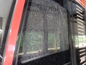 Chuligani rzucają kamieniami w śląskie tramwaje