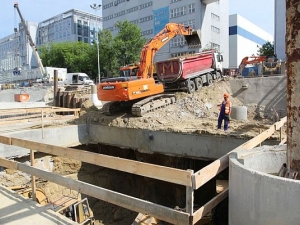 Postępują prace przy budowie metra na Woli