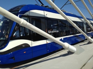 Najdłuższy tramwaj w Polsce już jeździ w Krakowie