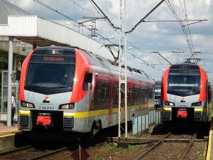 ŁKA wprowadza dodatkowe połączenia i nazwy dla pociągów do Warszawy