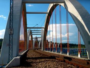 Otwarcie zbiornika w Świnnej Porębie. Przy okazji powstał najdłuższy most kolejowy w Polsce?