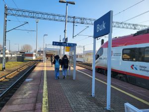 Bliżej do kolei w Buku – PLK i miasto planują rozbudowę tunelu na stacji