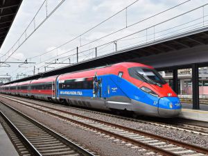 Atak hakerski na Włoskie Koleje Państwowe, ucierpiały: system sprzedaży biletów i pociągi towarowe