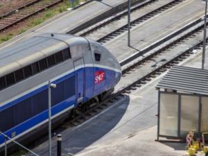 Francja przewozi uchodźców z Ukrainy do Hiszpanii i Portugalii specjalnymi pociągami
