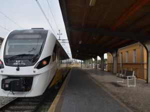 Pierwszy pociąg hybrydowy szykuje się do podróży po Dolnym Śląsku