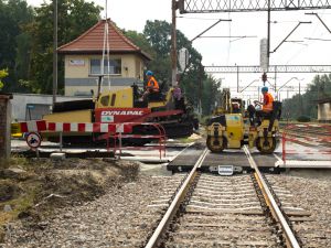Bezpieczniejsze 9 przejazdów kolejowo-drogowych w Śląskiem