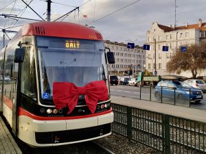 Dwa nowe tramwaje Pesa Jazz Duo jeżdżą już z pasażerami w Gdańsku.