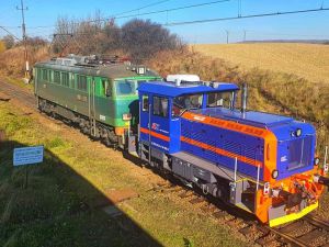 Nowa spalinowa lokomotywa manewrowa CZ Loko dla PKP Intercity dotarła już do Żmigrodu.