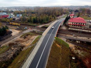 Budowa nowych wiaduktów i przejścia podziemnego zwiększą bezpieczeństwo na linii Kraków - Katowice 