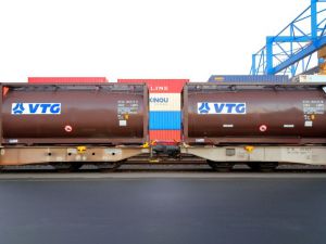 Pierwszy pociąg kontenerów-cystern dotarł z Changchun w Chinach do portu śródlądowego w Duisburgu