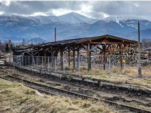 Trwa odbudowa linii kolejowej z Jeleniej Góry do Karpacza 