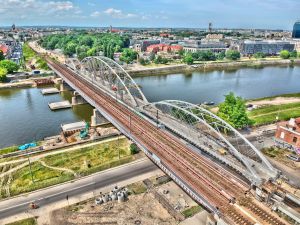Krakowski most kolejowy pojedzie nad San