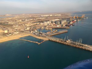 Kaspijskie porty Aktau i Kuryk położone w korytarzu TMTM zwiększają przeładunki towarów