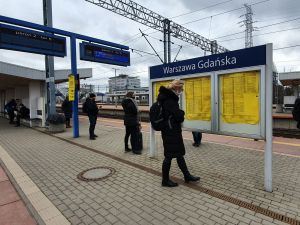PKP PLK uruchamia nowy system wyświetlaczy na stacji Warszawa Gdańska 