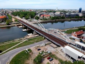 Już dzisiaj pociągi pojadą nowym mostem nad Wisłą w Krakowie