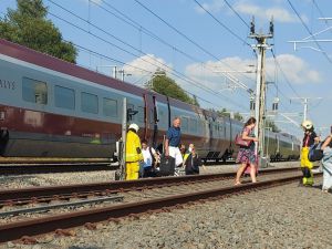 Po wypadku pociągu w Belgii - setki osób spędziło noc w podstawionym pociągu