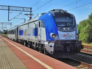 Nowy wagon dla PKP Intercity powrócił z testów w Żmigrodzie do poznańskiej fabryki.