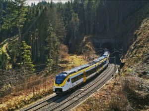 Pierwsze w Niemczech wdrożenie hybrydowego pociągu akumulatorowego Mireo Plus B Siemens Mobility