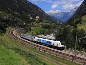 Der European Loc Pool przeprowadza testy homologacyjne lokomotywy EURODUAL STADLERA w Szwajcarii